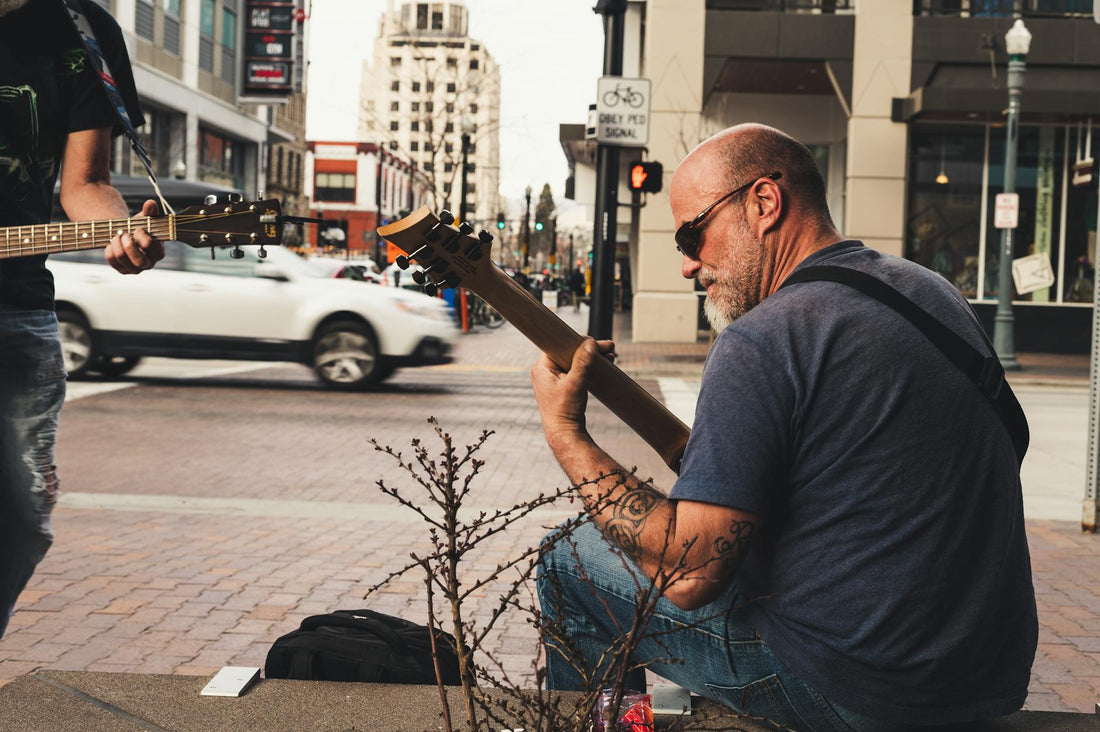 How to Perform Street Magic: Tips, Tricks & Etiquette