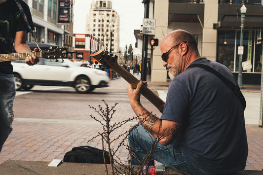 How to Perform Street Magic: Tips, Tricks & Etiquette