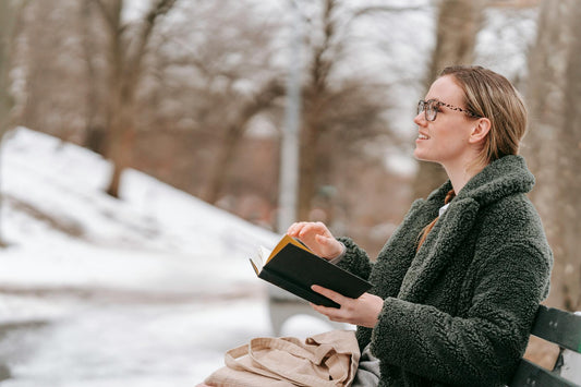 Cold Reading Techniques: Essential Skills for Aspiring Mentalists