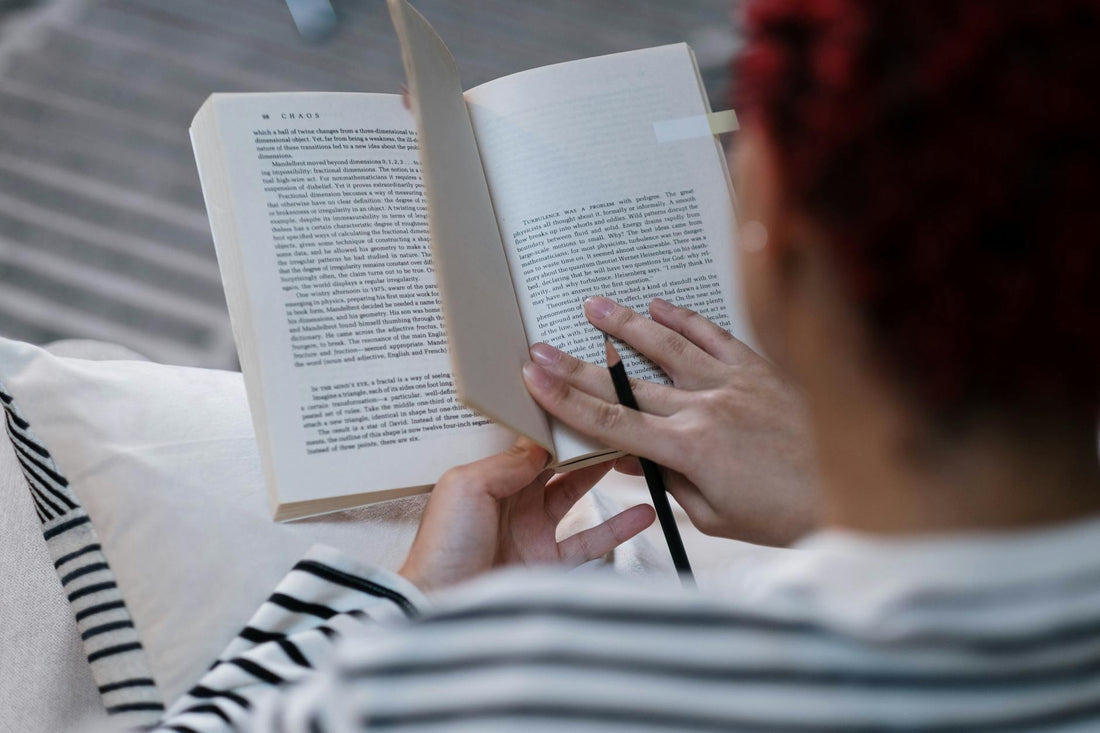 Cold Reading Techniques: Enhancing Your Mentalism Act