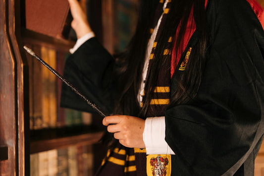 Essential Close-Up Magic Books for Mastering Sleight of Hand