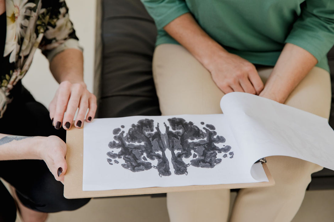 Psychological Forcing Techniques for Beginner Mentalists