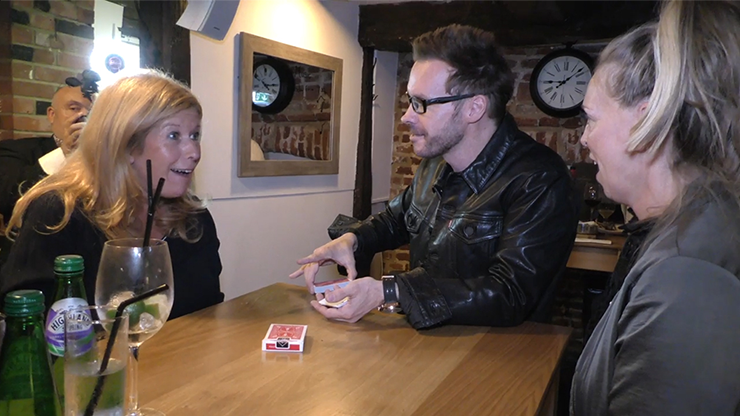 The 52 to 1 Deck Blue (Gimmicks and Online Instructions) by Wayne Fox and David Penn - Trick